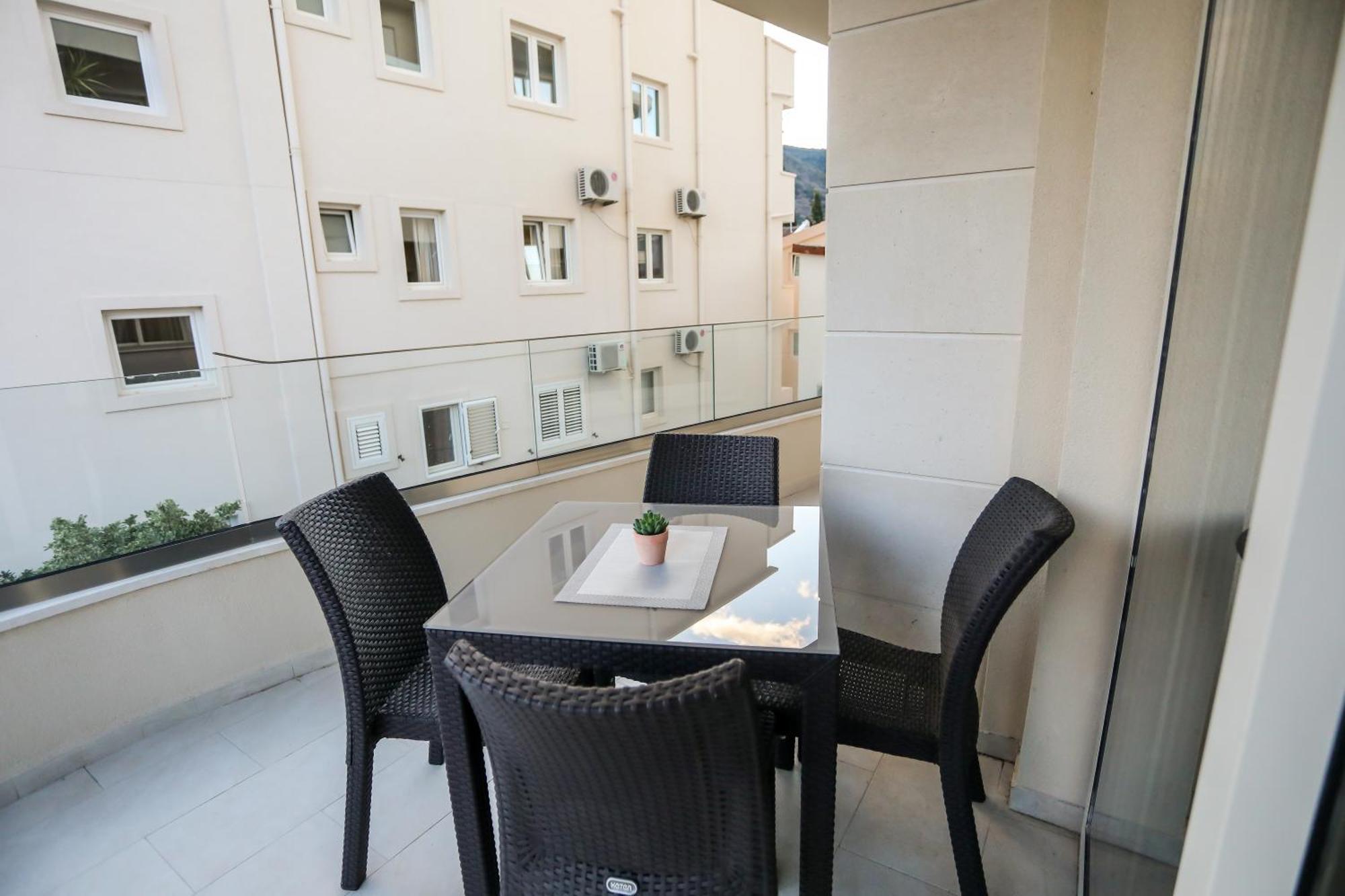 Montesun Boka Apartments Budva Zimmer foto
